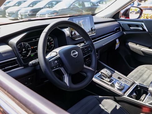 New 2026 Nissan Rogue SL image 14