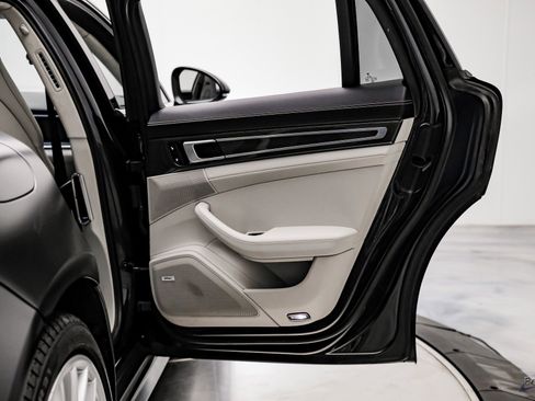 Used 2018 Porsche Panamera Turbo Sport Turismo image 84