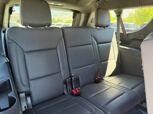 Used 2025 Chevrolet Suburban Z71 AWD/4WD image 20