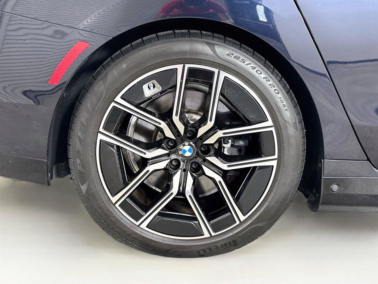 Used 2023 BMW i7 xDrive60 w/ Executive Package 2 AWD/4WD image 37