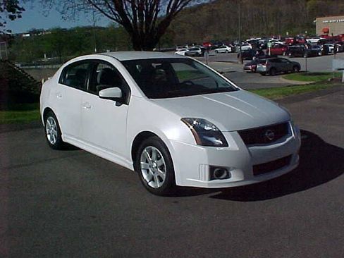 Used 2010 Nissan Sentra 2.0 SR FWD image 2