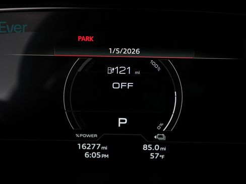 Used 2024 Audi Q8 e-tron Premium Plus w/ Premium Plus Package image 24