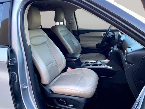 Used 2020 Ford Explorer Limited RWD image 9