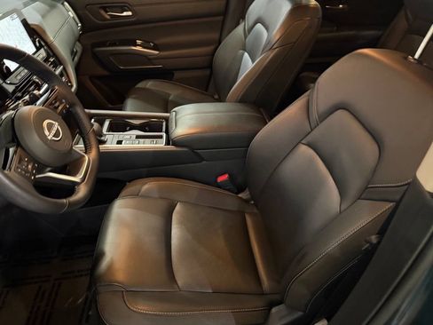 Certified 2025 Nissan Pathfinder SL w/ SL Premium Package FWD image 11