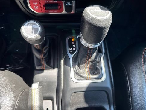 Used 2021 Jeep Gladiator Mojave w/ Uconnect 4C Nav & Sound Group AWD/4WD image 21
