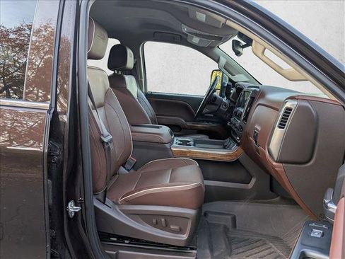 Used 2018 Chevrolet Silverado 2500 High Country w/ Duramax Plus Package image 21