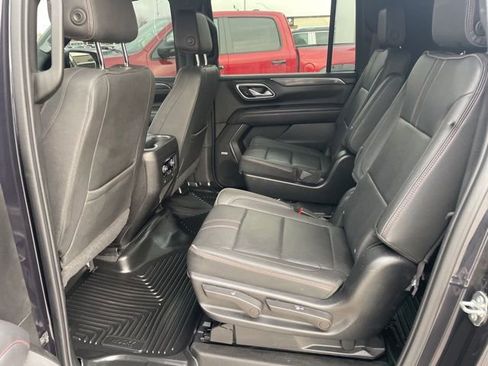 Used 2022 Chevrolet Suburban RST w/ Sport Performance Package image 6