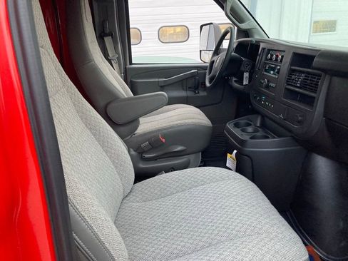 New 2025 GMC Savana 3500 w/ Power Convenience Package RWD image 9
