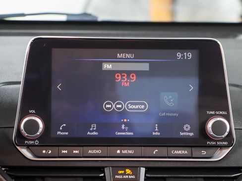 Used 2024 Nissan Altima 2.5 SV FWD image 19