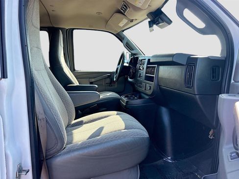 Used 2020 Chevrolet Express 3500 LT w/ LT Preferred Equipment Group RWD image 26