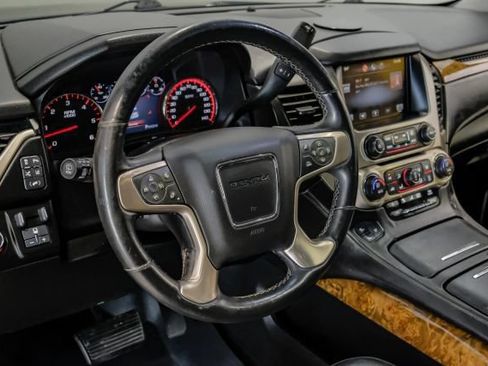 Used 2015 GMC Yukon Denali w/ Touring Package AWD/4WD image 23