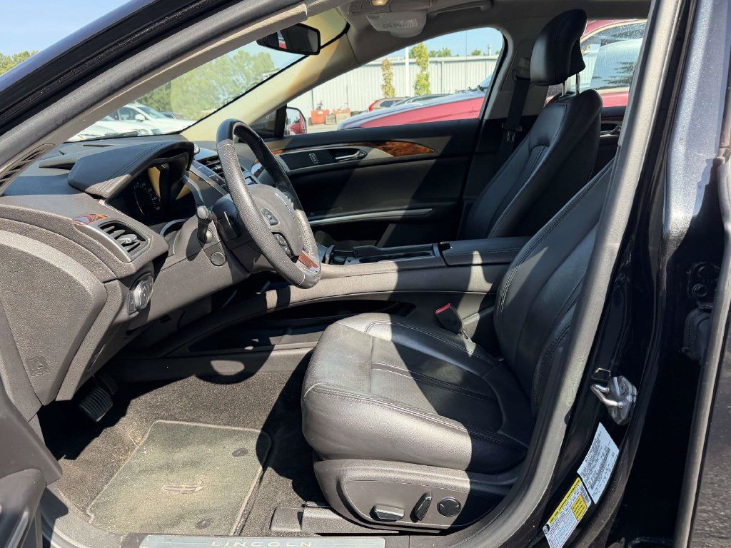 Used 2013 Lincoln MKZ FWD image 5