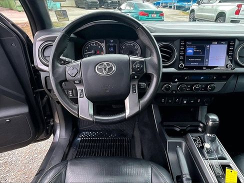 Used 2021 Toyota Tacoma TRD Off-Road w/ TRD Premium Off Road Package image 5