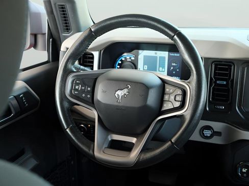 Used 2023 Ford Bronco Wildtrak image 6