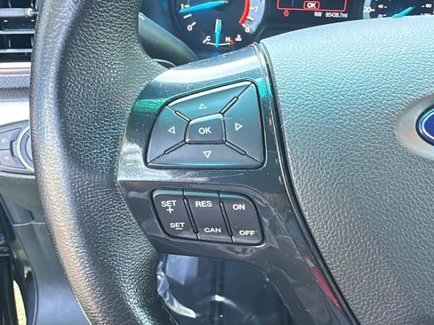 Used 2017 Ford Explorer XLT AWD/4WD image 32