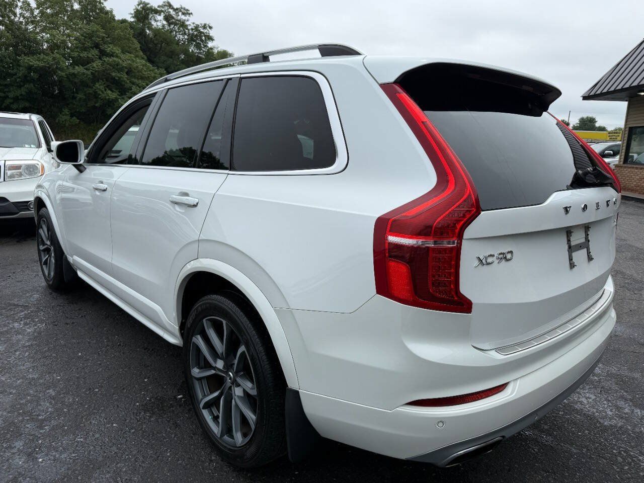 Used 2016 Volvo XC90 T6 Momentum w/ Momentum Plus Package AWD/4WD image 7