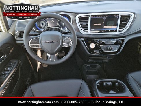 New 2026 Chrysler Pacifica Select FWD image 7
