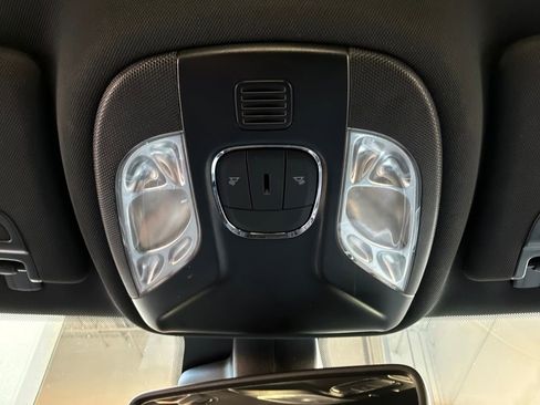 Used 2025 Jeep Compass Limited AWD/4WD image 17