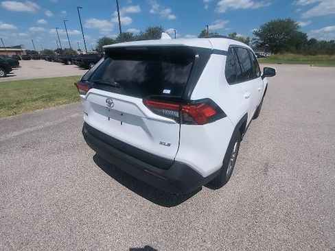 Certified 2025 Toyota RAV4 XLE FWD image 5
