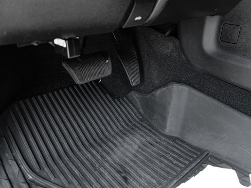 Used 2023 RAM 2500 Laramie AWD/4WD image 17