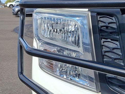 Used 2017 Nissan Titan S image 12