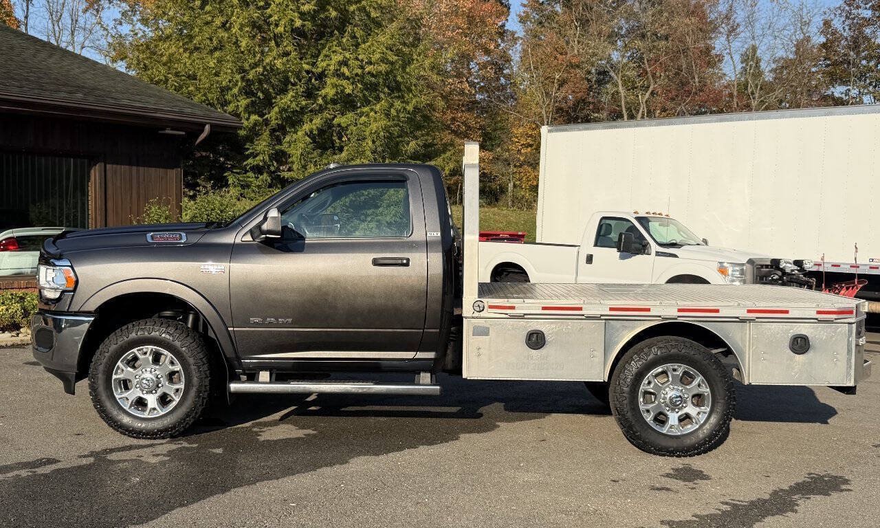 Used 2022 RAM 3500 SLT w/ Quick Order Package 27G SLT AWD/4WD image 2