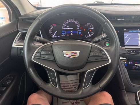 Used 2017 Cadillac XT5 Premium Luxury FWD image 23