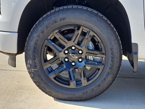 New 2026 Chevrolet Silverado 1500 Custom w/ Rally Edition image 9