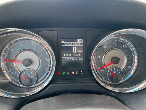 Used 2015 Chrysler Town & Country Touring w/ Mopar Premium Addition Group image 23