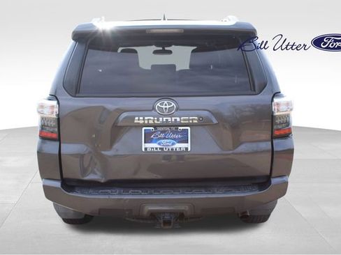 Used 2016 Toyota 4Runner SR5 image 6