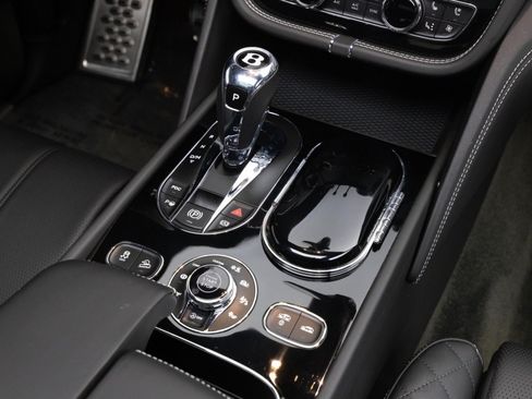 Used 2017 Bentley Bentayga AWD/4WD image 20
