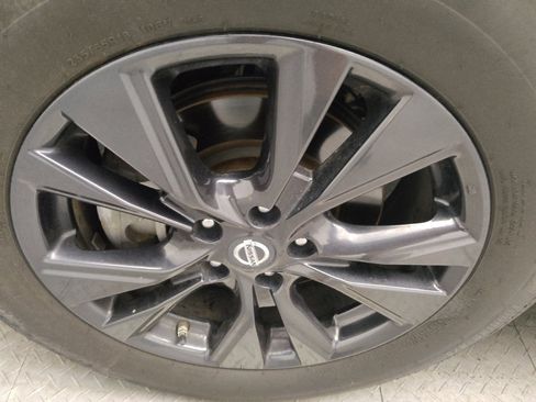 Used 2018 Nissan Murano SV w/ Premium Package FWD image 31