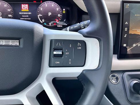 Used 2023 Land Rover Defender 130 SE image 23