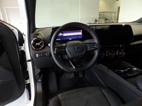 Used 2024 Chevrolet Blazer EV RS AWD/4WD image 19