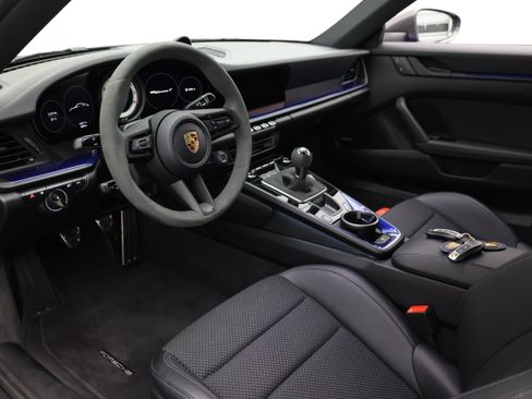 Used 2024 Porsche 911 Carrera T RWD image 17