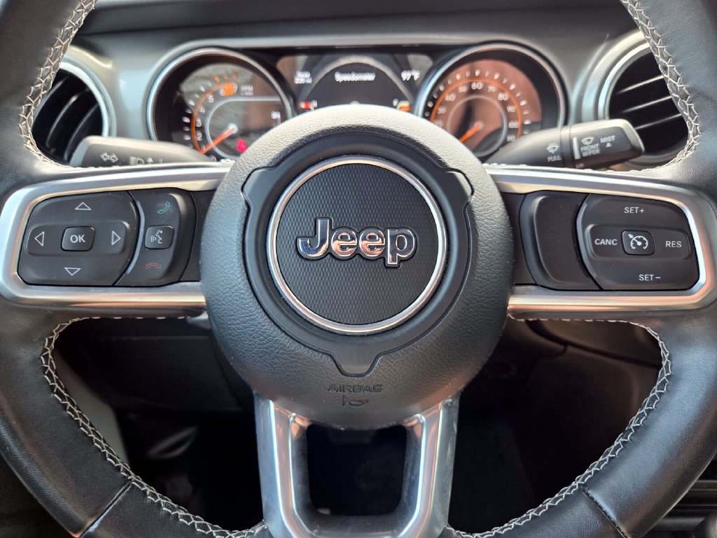 Used 2022 Jeep Wrangler Unlimited Sahara AWD/4WD image 28