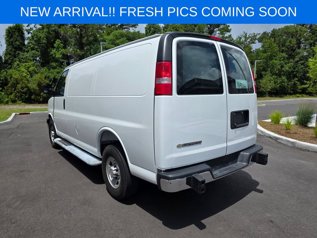 Used 2025 Chevrolet Express 2500 w/ Driver Convenience Package RWD image 6