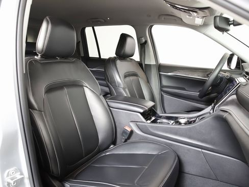 Used 2022 Jeep Grand Cherokee Limited image 8