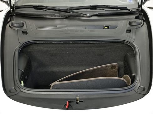 Certified 2018 Porsche 911 Targa 4S w/ Sportdesign Package image 30