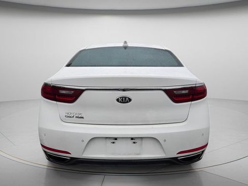Used 2017 Kia Cadenza Premium w/ Luxury Package FWD image 5