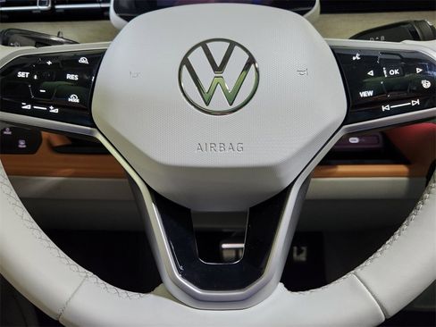 New 2025 Volkswagen ID. Buzz 1st Edition image 11