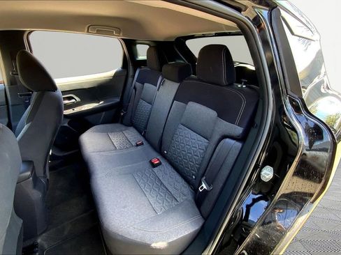 Used 2025 Nissan Kicks SV image 16