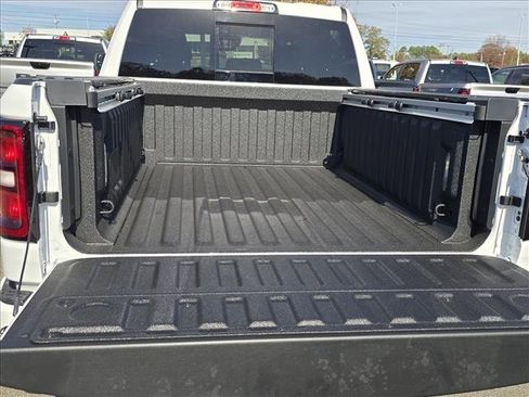 New 2026 RAM 1500 4x4 Crew Cab image 9