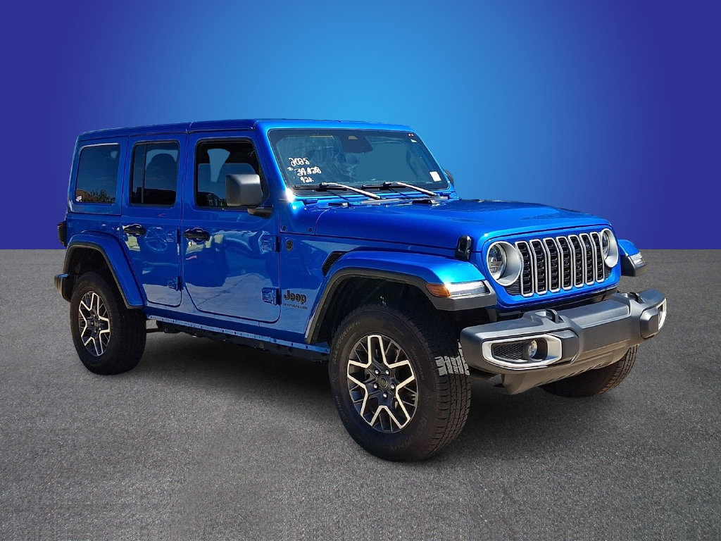 Used 2025 Jeep Wrangler Unlimited Sahara AWD/4WD image 3