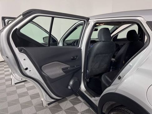 Used 2020 Nissan Kicks S w/ Interior Electronics Package image 39