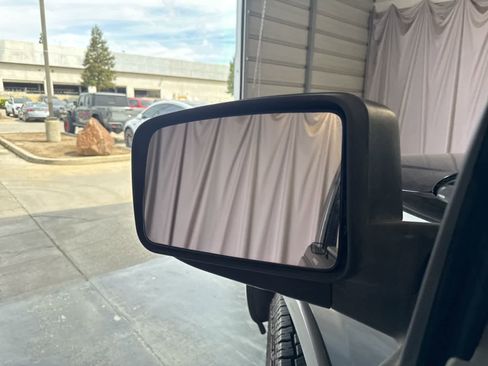 Used 2004 Ford Expedition XLT image 19