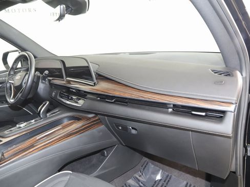 Used 2023 Cadillac Escalade Premium Luxury image 46