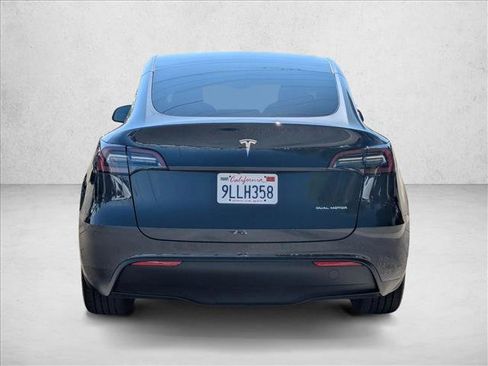 Used 2024 Tesla Model Y Long Range AWD/4WD image 7