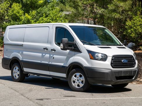 Used 2019 Ford Transit 250 130 Low Roof RWD image 3