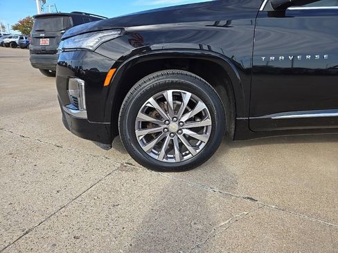 Used 2023 Chevrolet Traverse Premier image 15